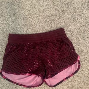 TARGET MAROON AND PINK CAMO SHORTS SIZE SMALL